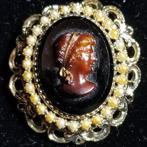 Vintage Brown Glass Cameo with faux pearls Brooch Pendant